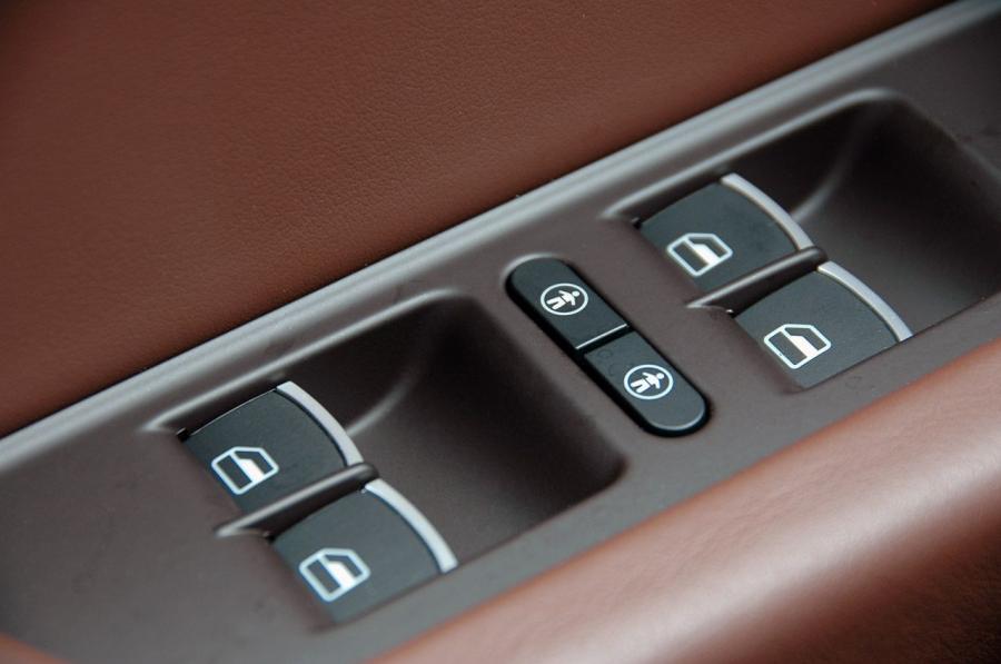  Volkswagen Touareg 2010 года  (фото 114 из 139)